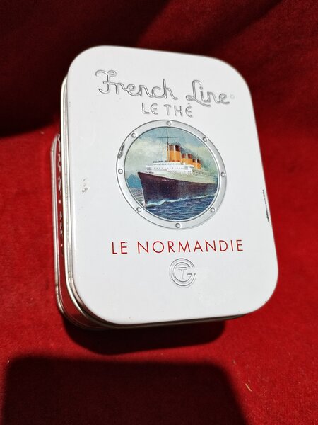 Patru cutii din tabla pentru ceai French Line